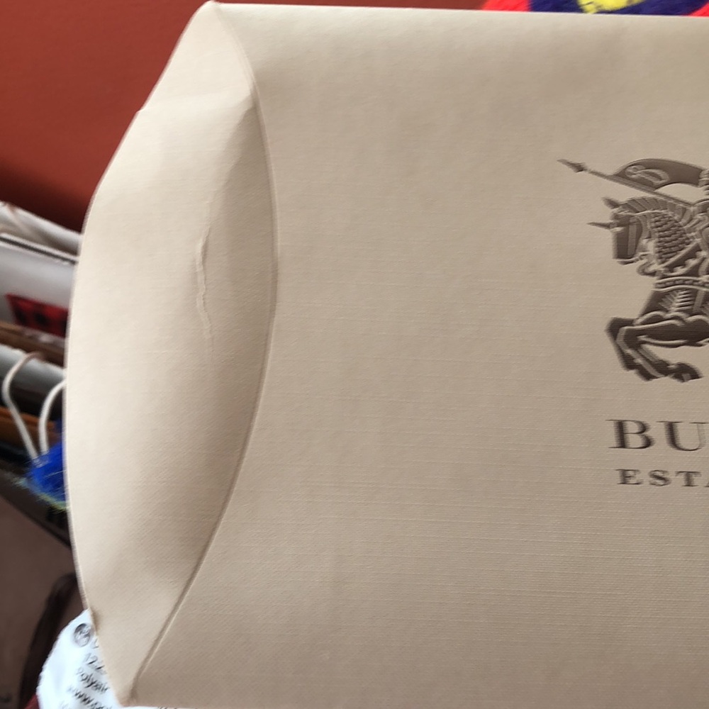 Burberry - Picture 2 of 8